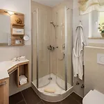Christine Apartahotel 3*