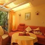 Christine Apartahotel